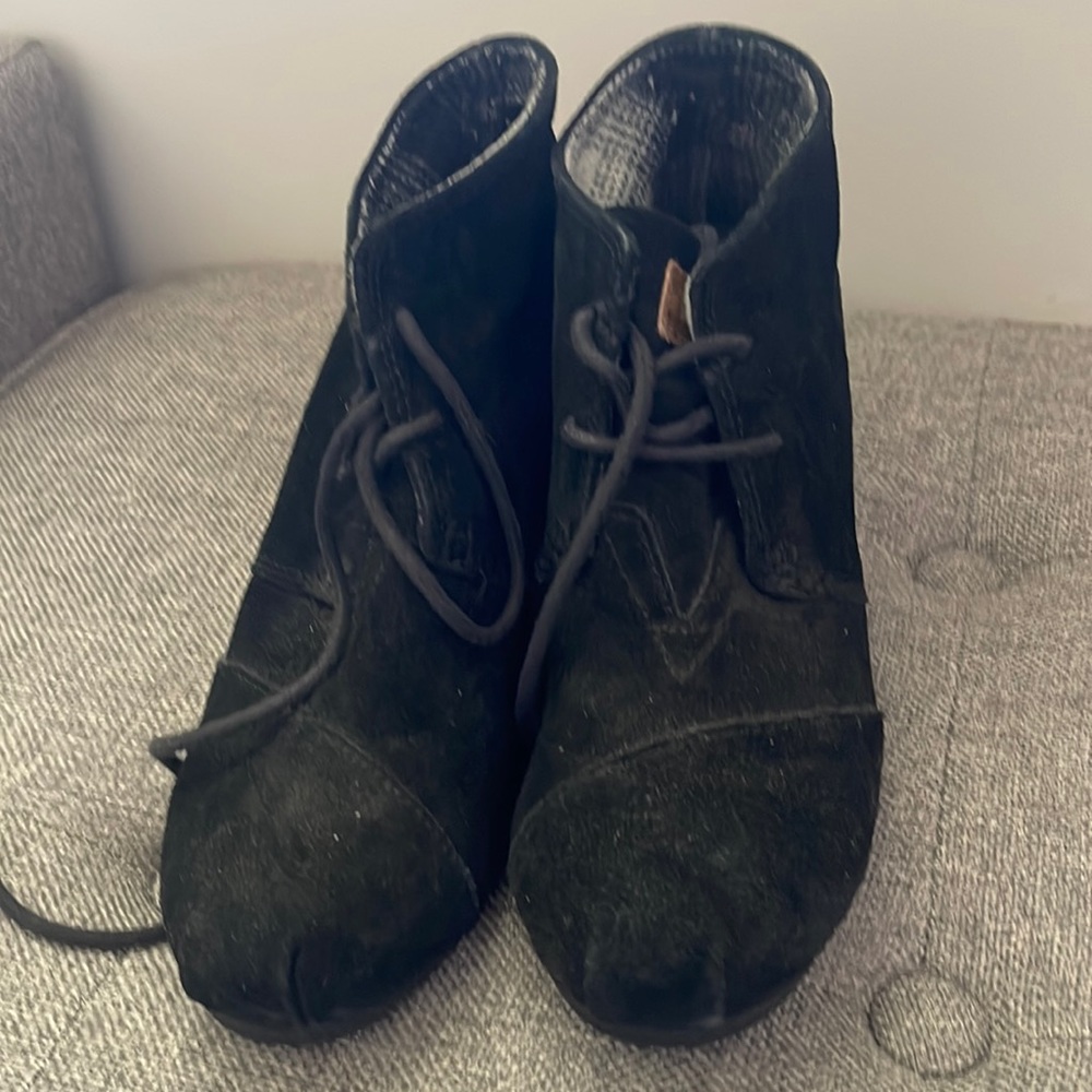 Toms Black Wedge Booties. Size 6.5